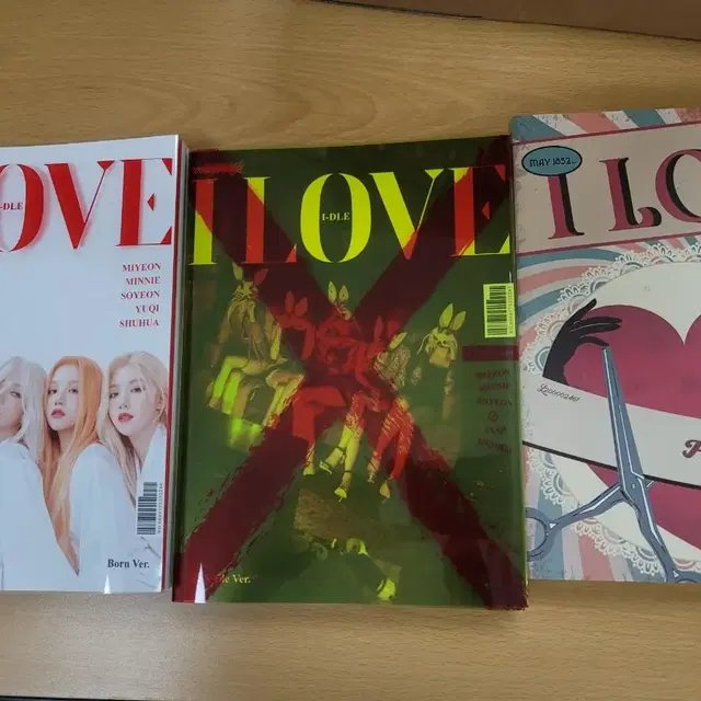 G IDLE I LOVE photobook ver.