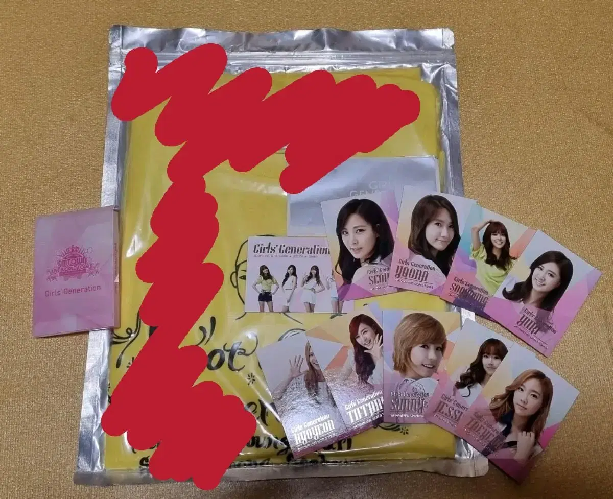 Girls Generation trading cards.