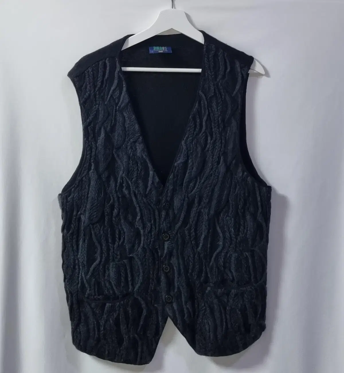 L(100) Limnos Cable Knit Vest