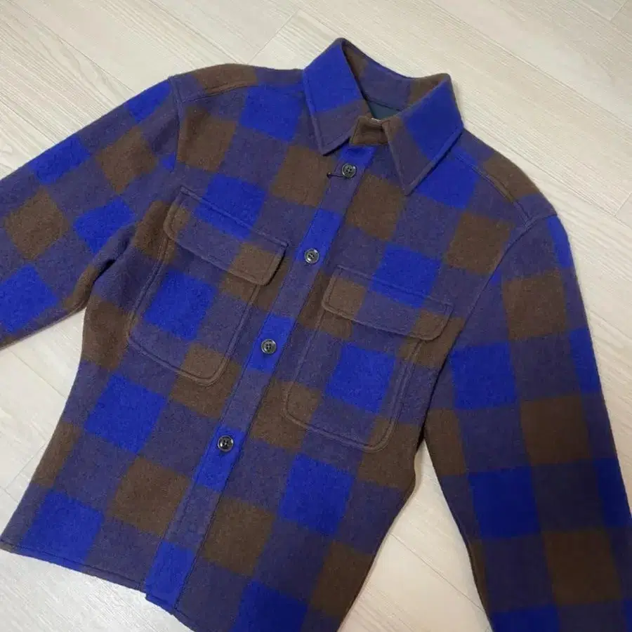 르메르 WOMEN) FITTED SHIRT - BROWN / ELECTR