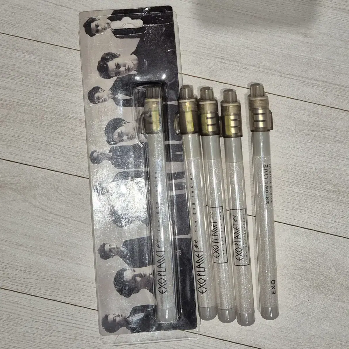 exo concert fanlight lightstick stick suho baekhyun chanyeol d.o. kai sehun xiumin