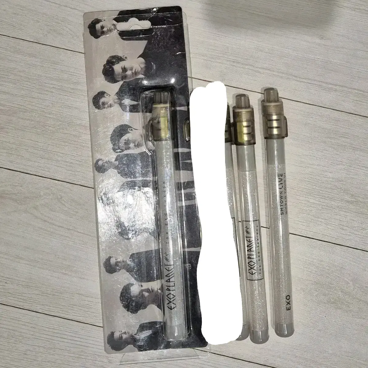 exo concert fanlight lightstick stick suho baekhyun chanyeol d.o. kai sehun xiumin