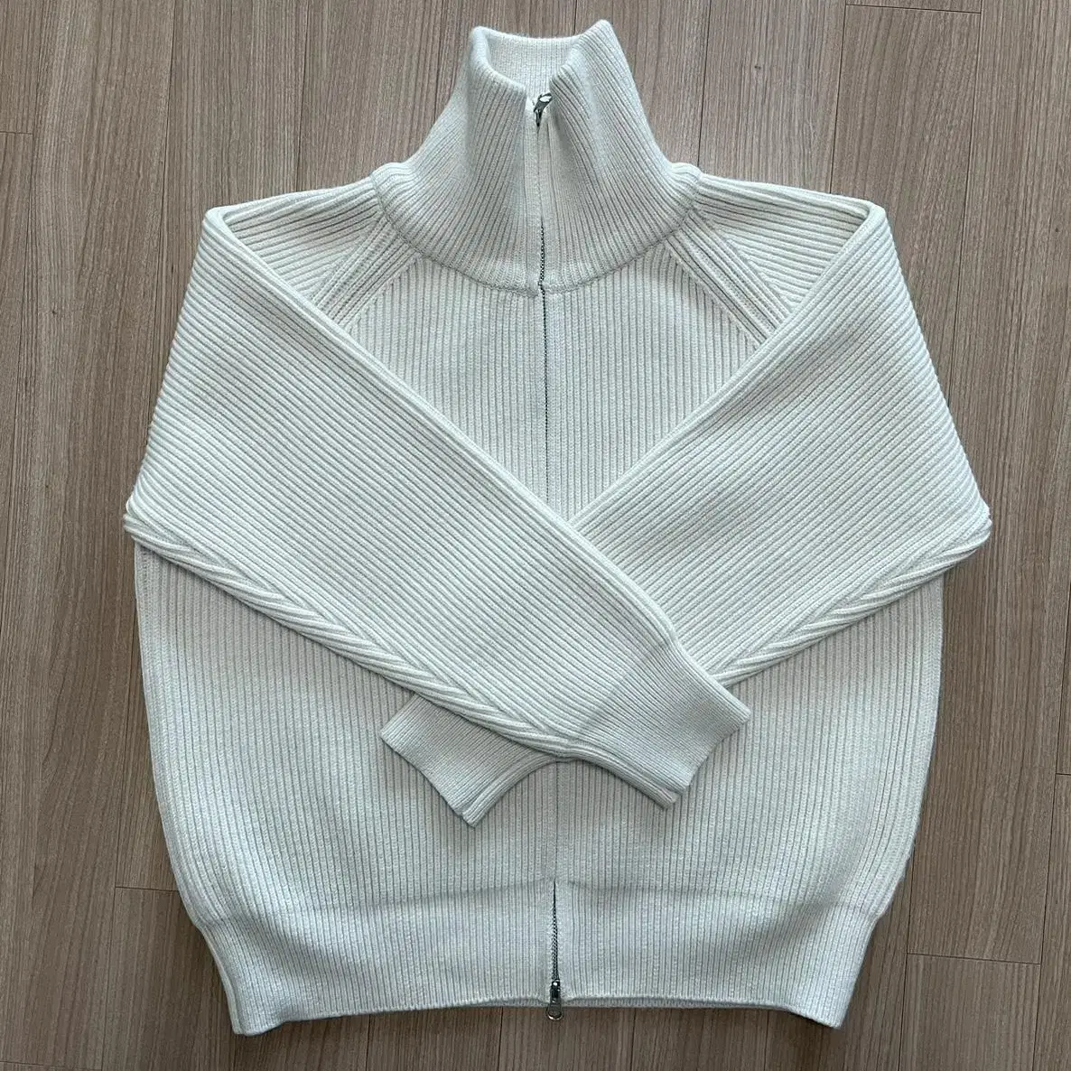 니틀리 짚업가디건(ribbed zip-up cardigan)