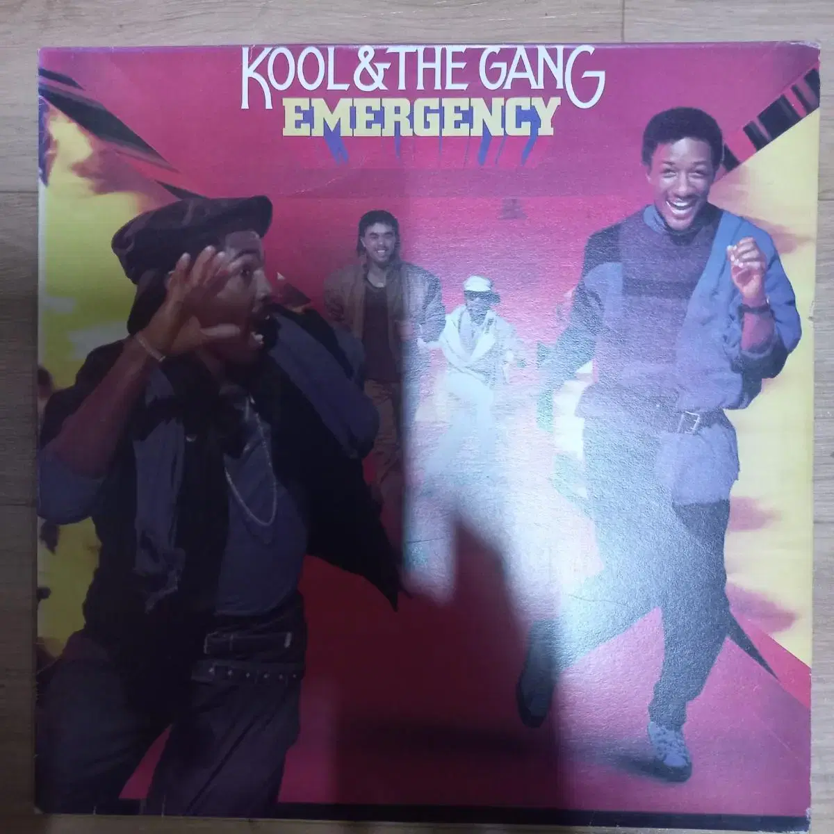 Lp중고 KOOL & THE GANG EMERGENCY 음반 판매합니다.