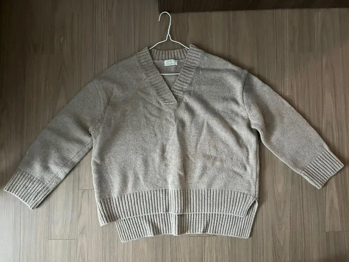 Beige V-neck knit