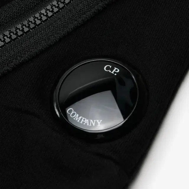 새상품 정품 CP COMPANY 씨피컴퍼니 조거팬츠 XL