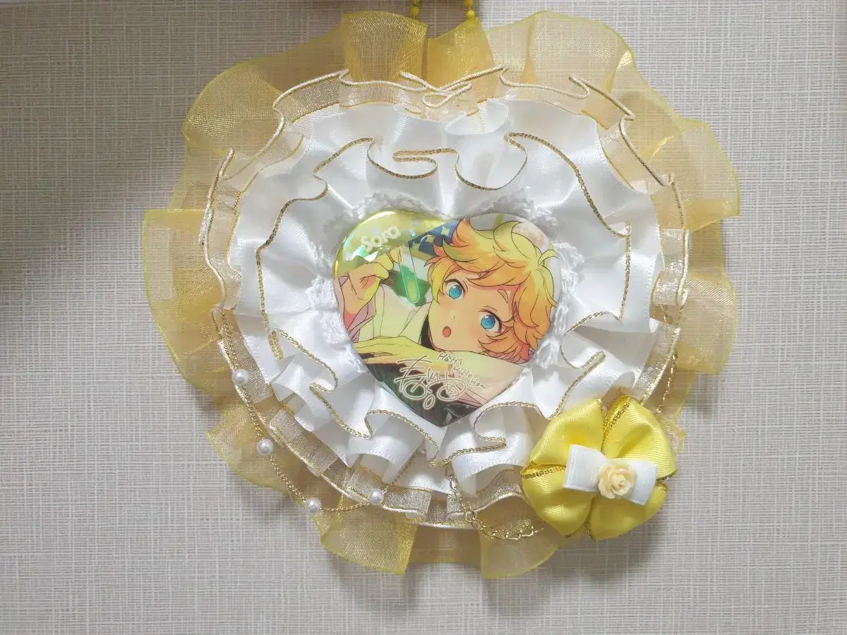 Anstar sora sells heart can badge ver. rosette & ribbon cheeks