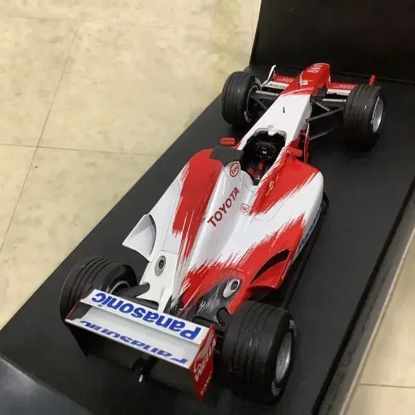 Minichamps 1:18 파나소닉 도요타 레이싱F1 2003.