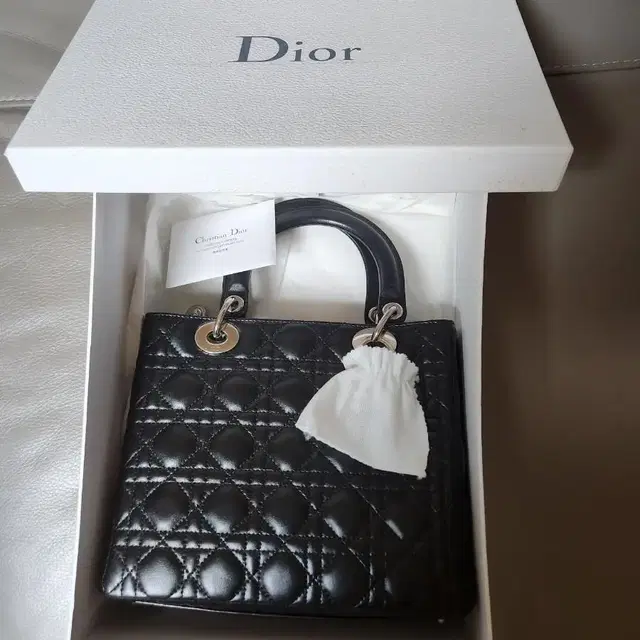 디올 레이디디올 미디움 백 DIOR (블랙 은장)