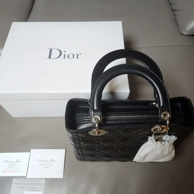 디올 레이디디올 미디움 백 DIOR (블랙 은장)