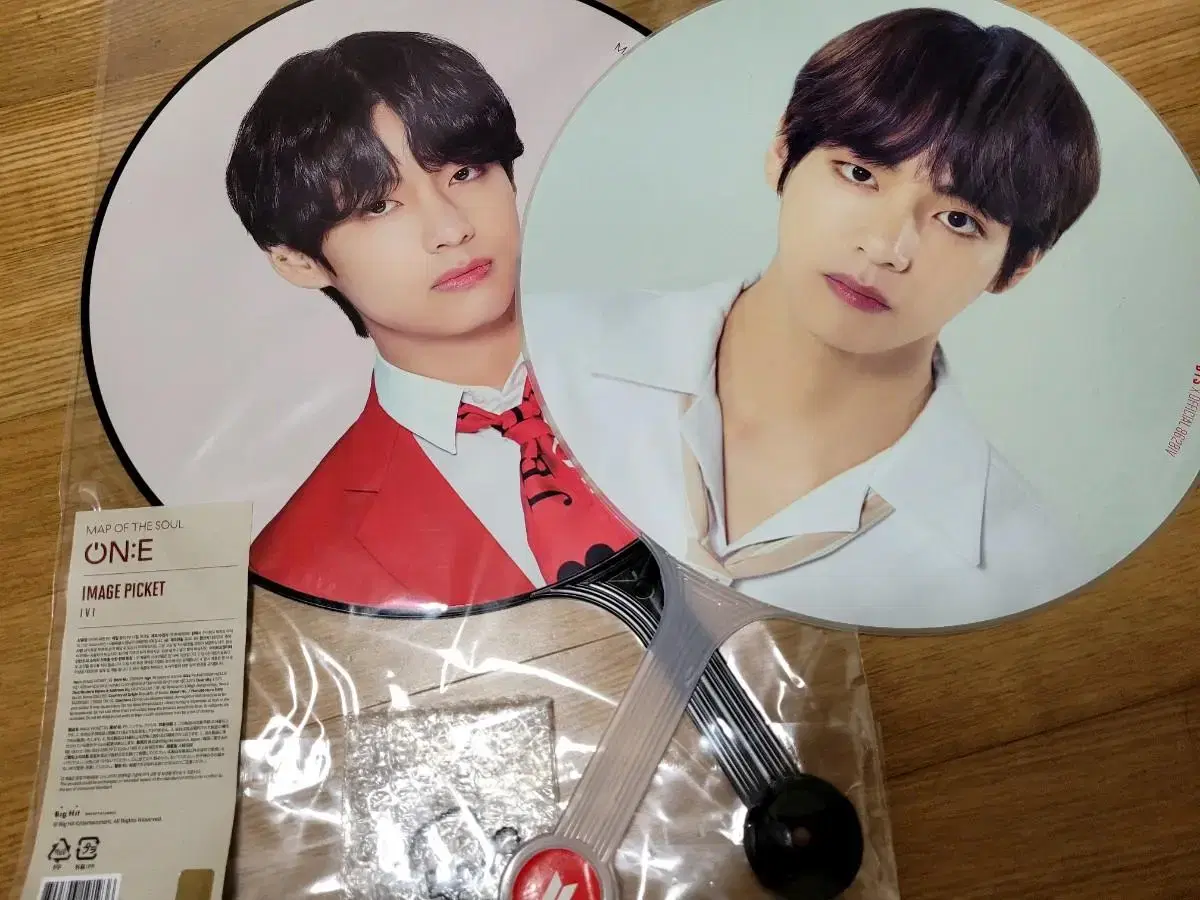 bangtan official goods v taehyung image picket