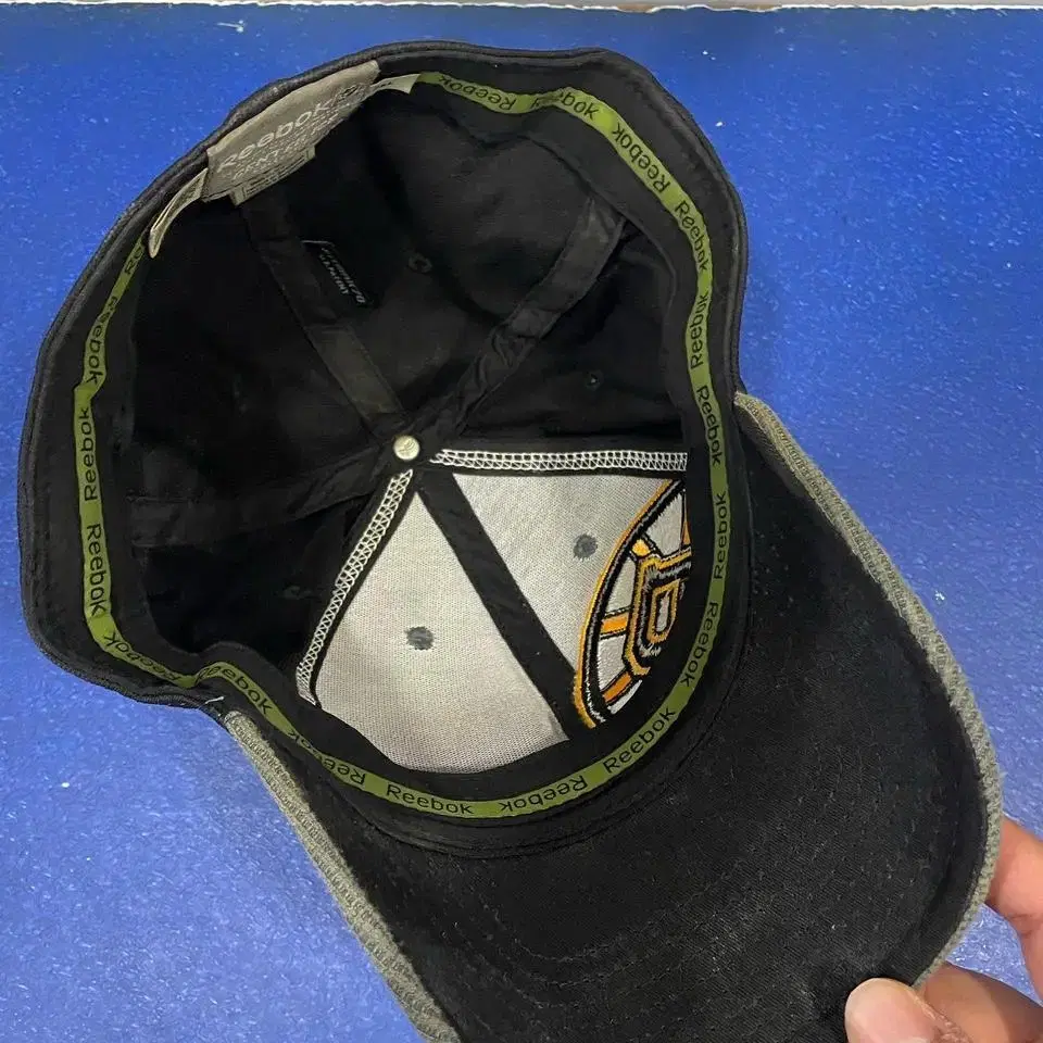 Reebok old NHL CAP