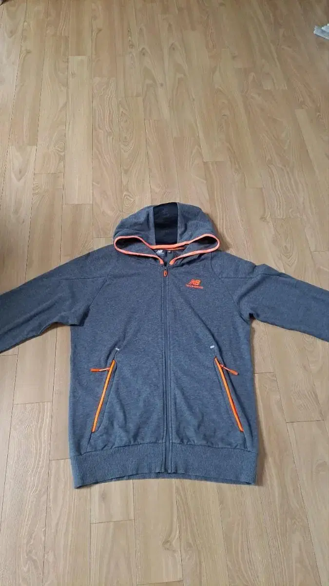 New Balance Slim Fit Hoodie Zip Up100