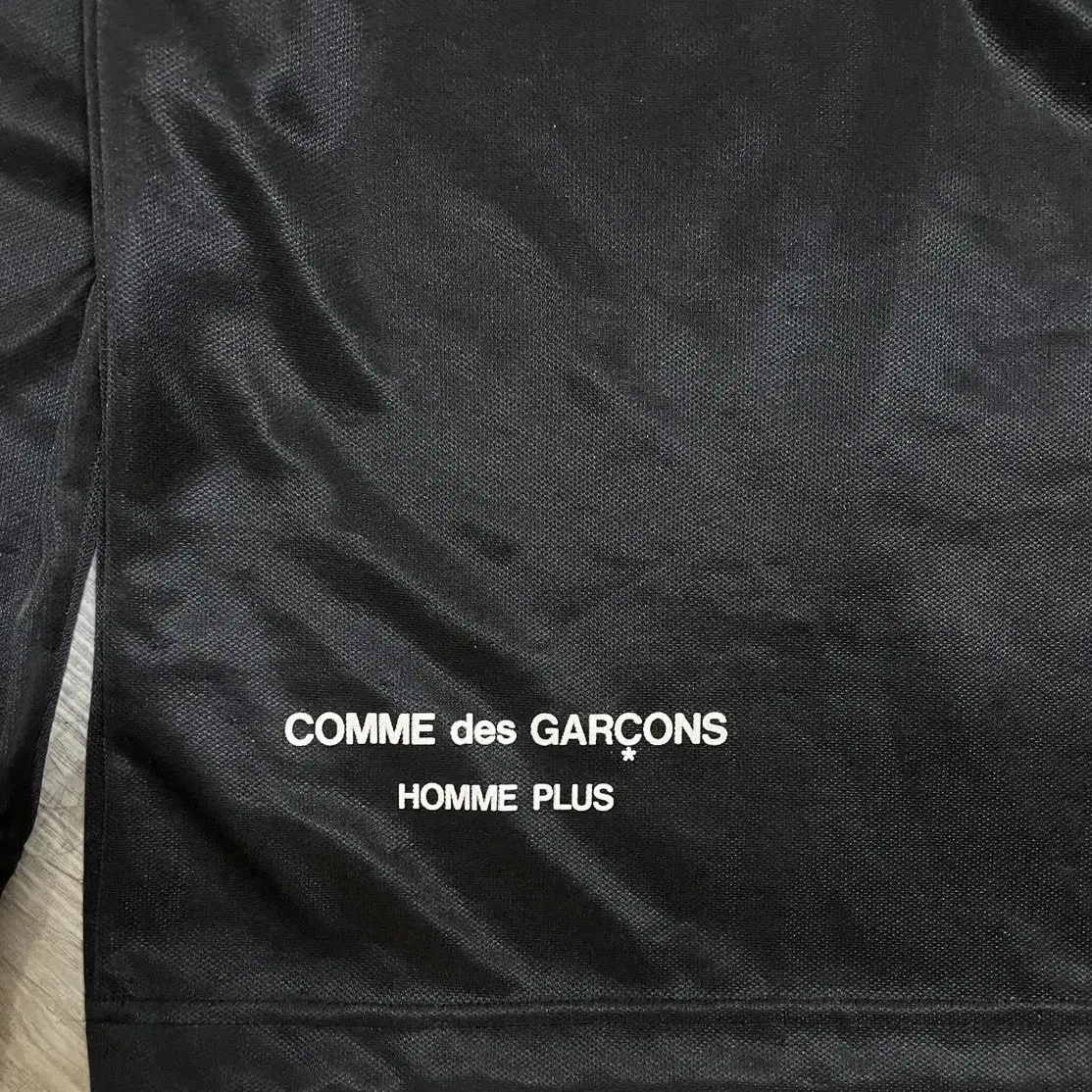 꼼데가르송 옴므x헨리크 토마제프스키 comme des garcons x