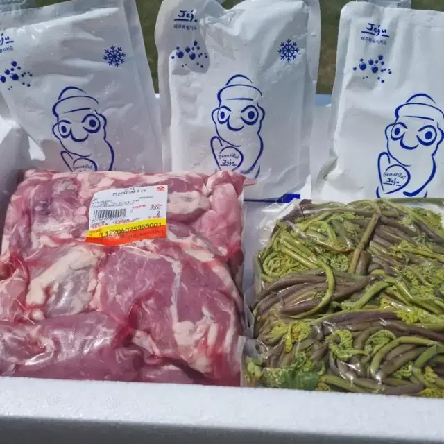 1. 제주 흑돼지 뒷고기  2kg 1팩 36,500원  무배