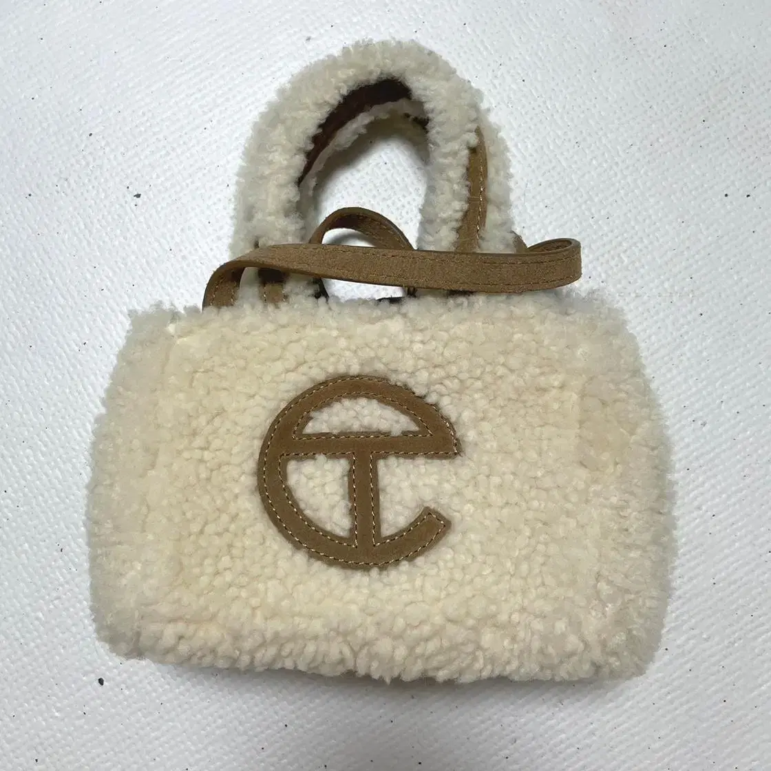 (택포)텔파X어그 telfar ugg  가방 리버스 small