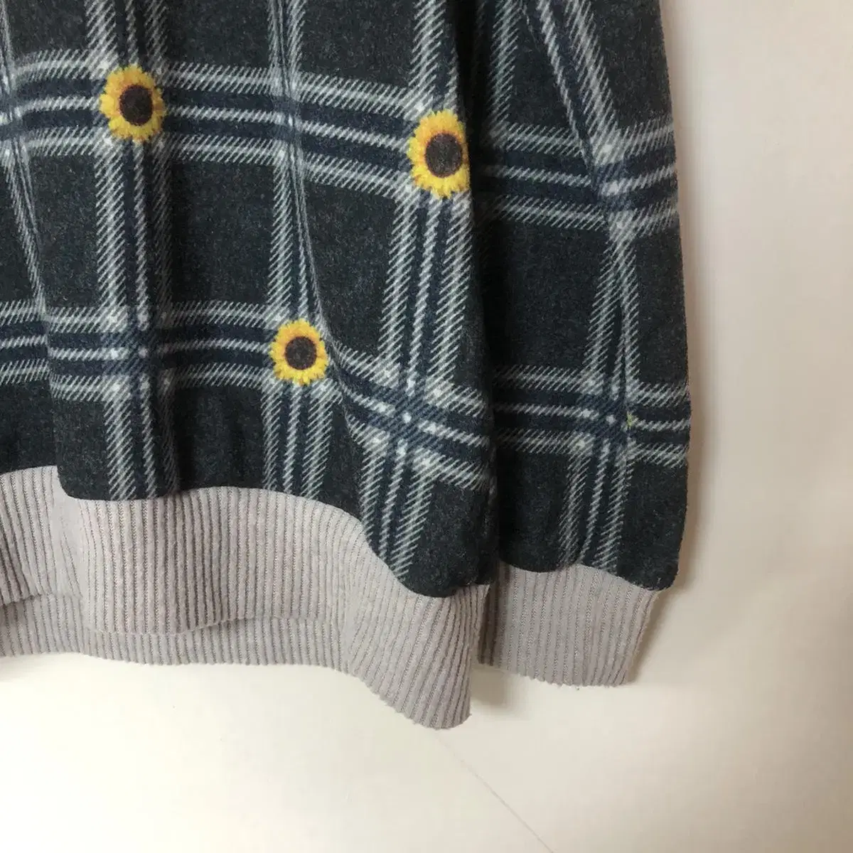 Vintage 89 sunflower check knit