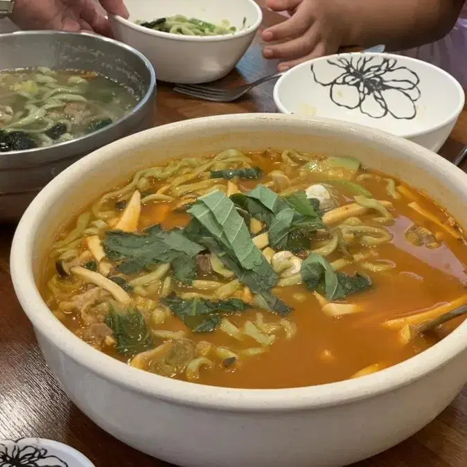 엽떡그릇 칼국수그릇