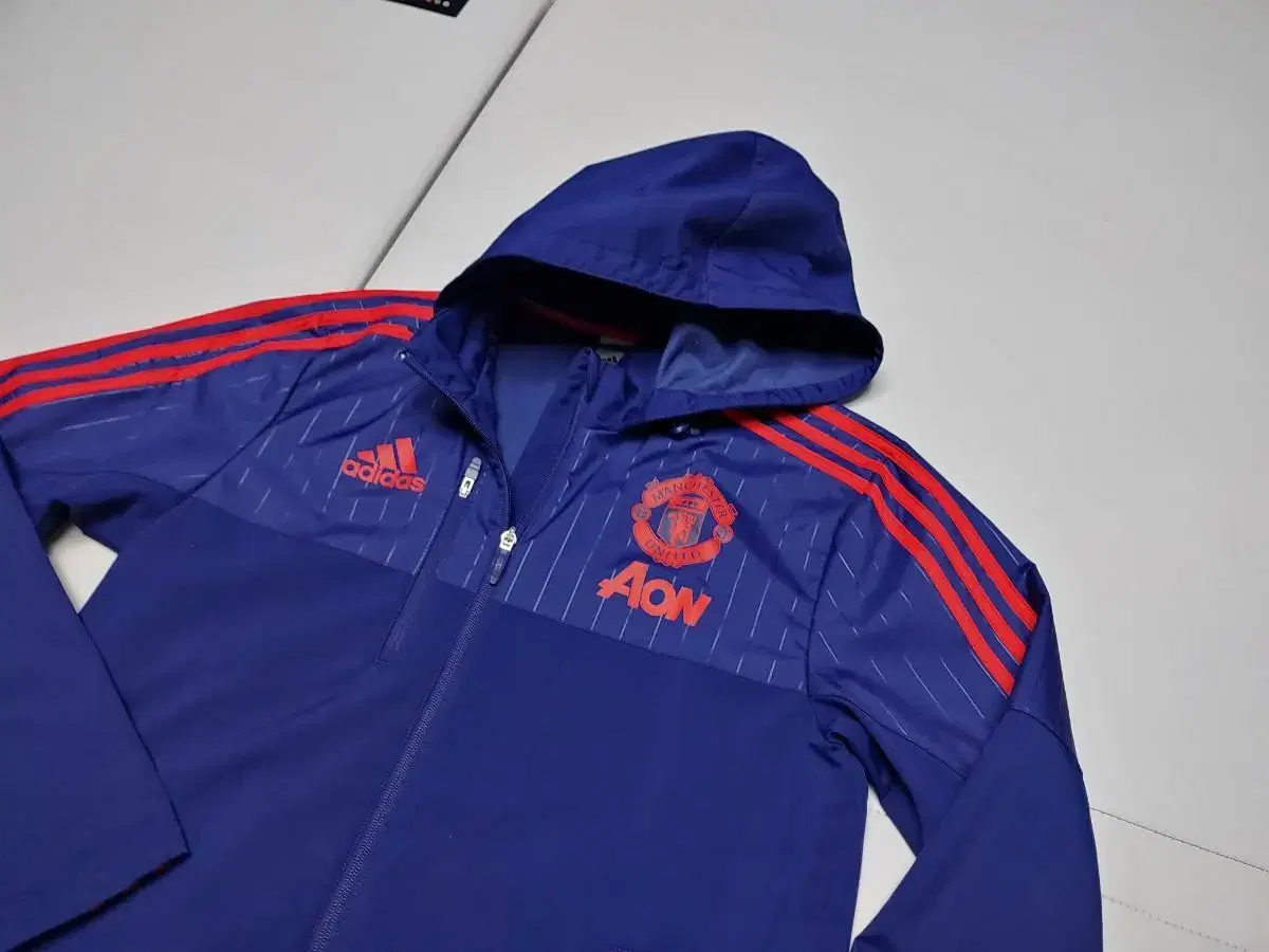 100 Adidas Man U Travel Jacket AC1521