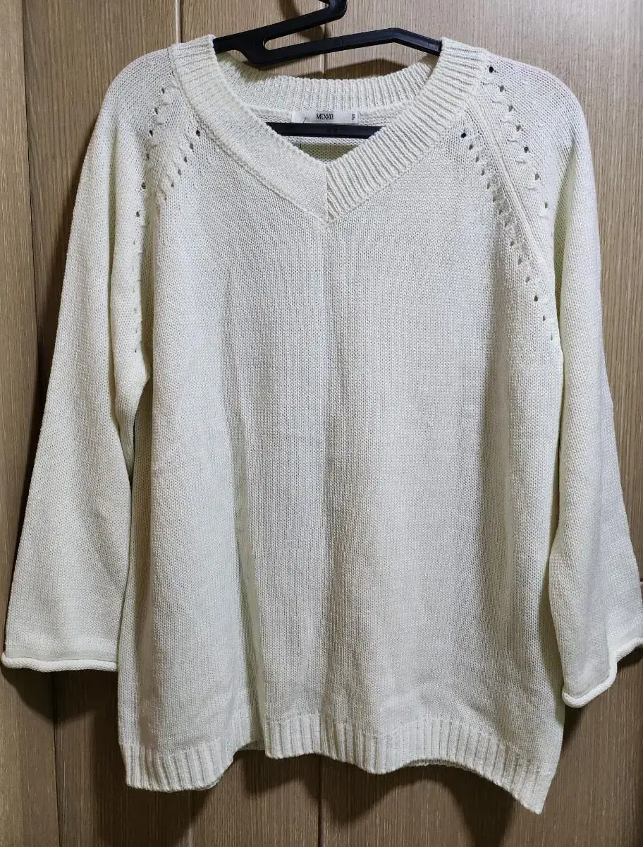 Missy V-neck knit