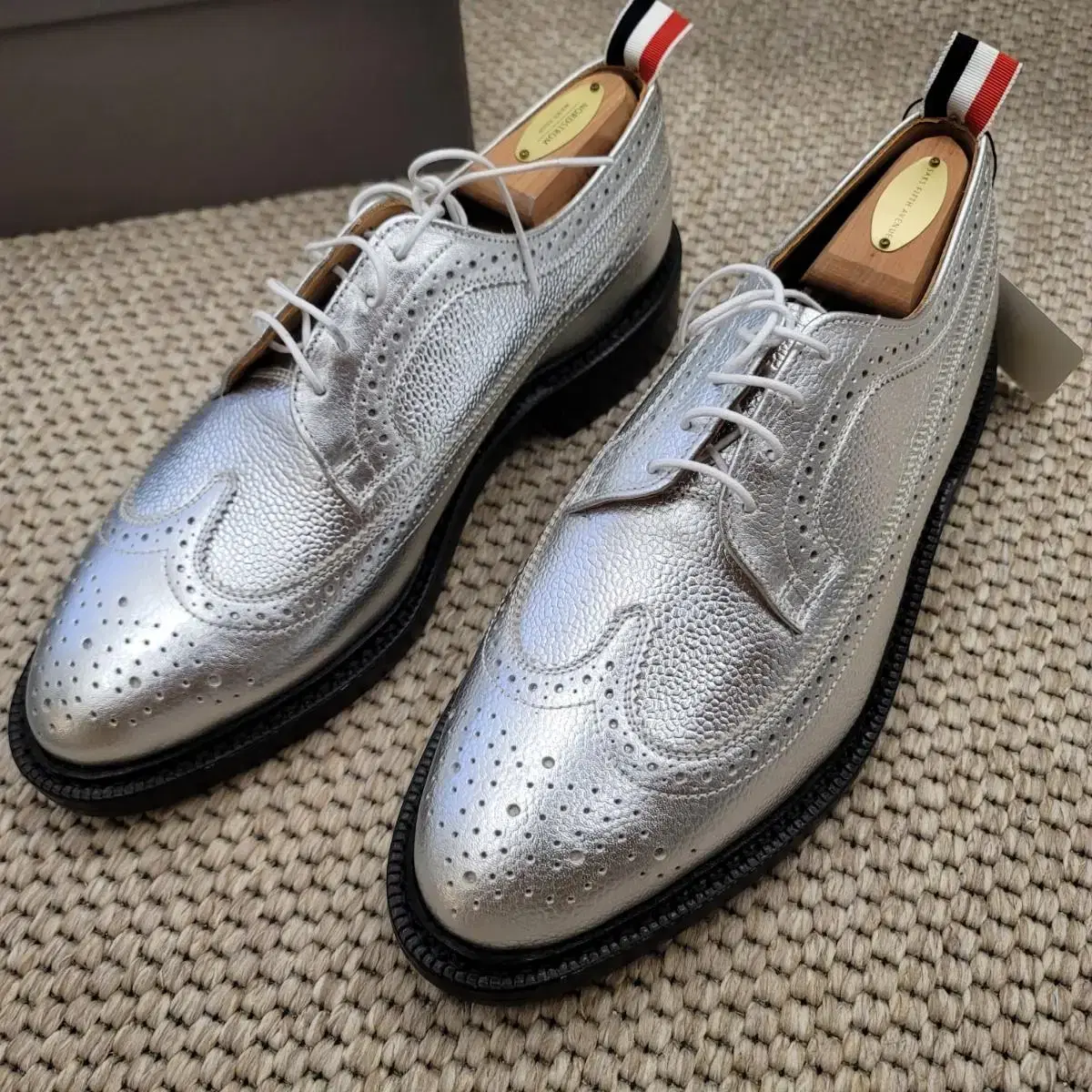 Thom Browne 톰브라운 명작 메탈릭 실버 롱윙 윙팁 슈즈