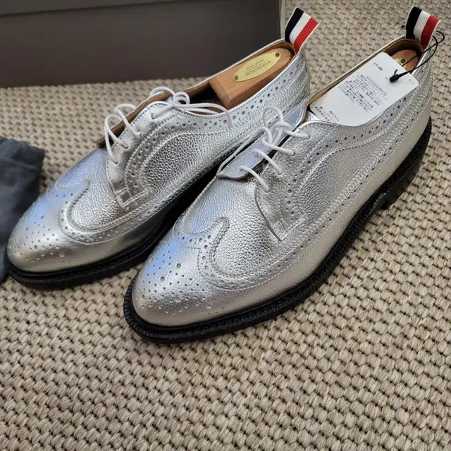 Thom Browne 톰브라운 명작 메탈릭 실버 롱윙 윙팁 슈즈