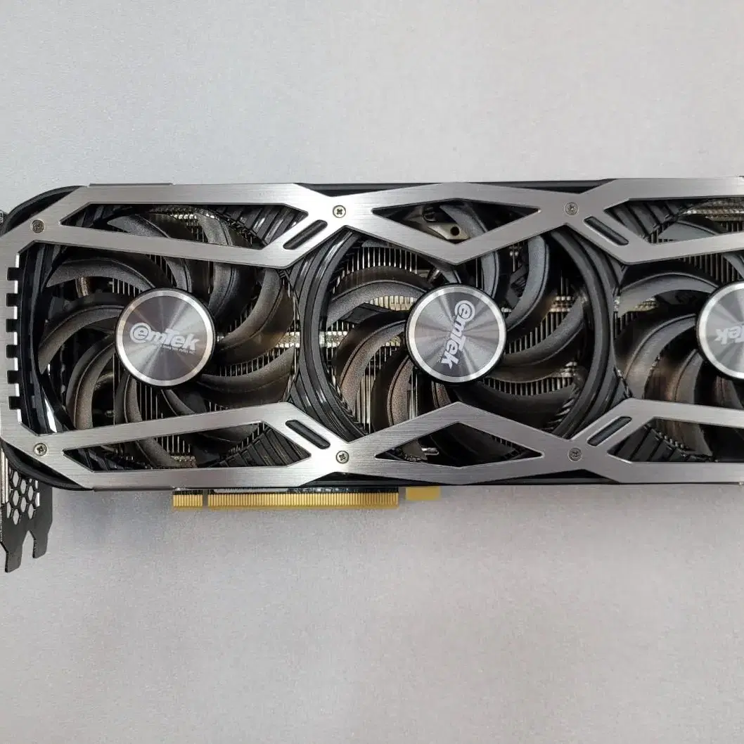 이엠텍 RTX 3070 블랙 에디션 OC D6 8GB 풀박스 판매합니다.