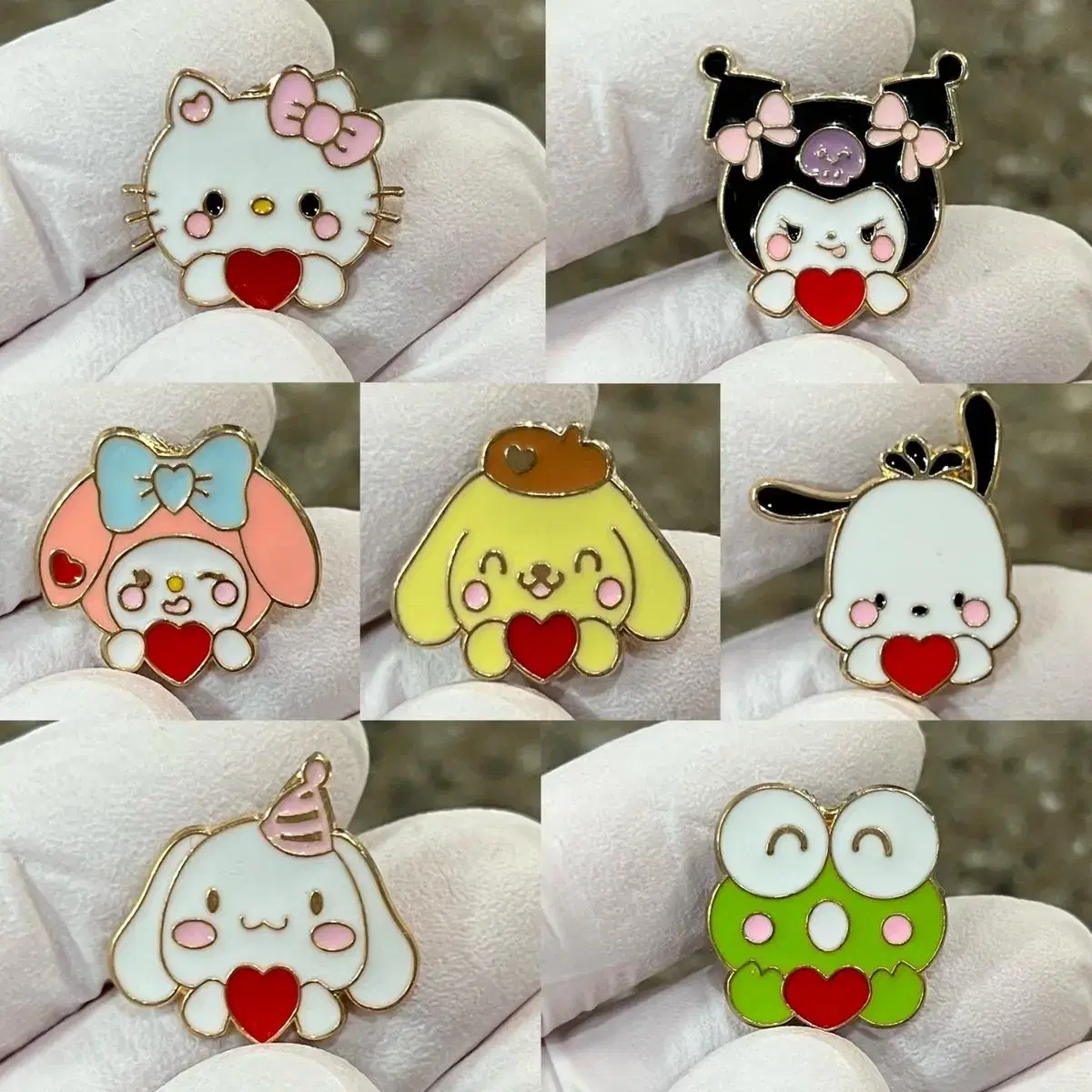 San Rio Keroppi My Melody Pochaco Pompompurin Cinnamon Roll Kuromi Mini Badge Set