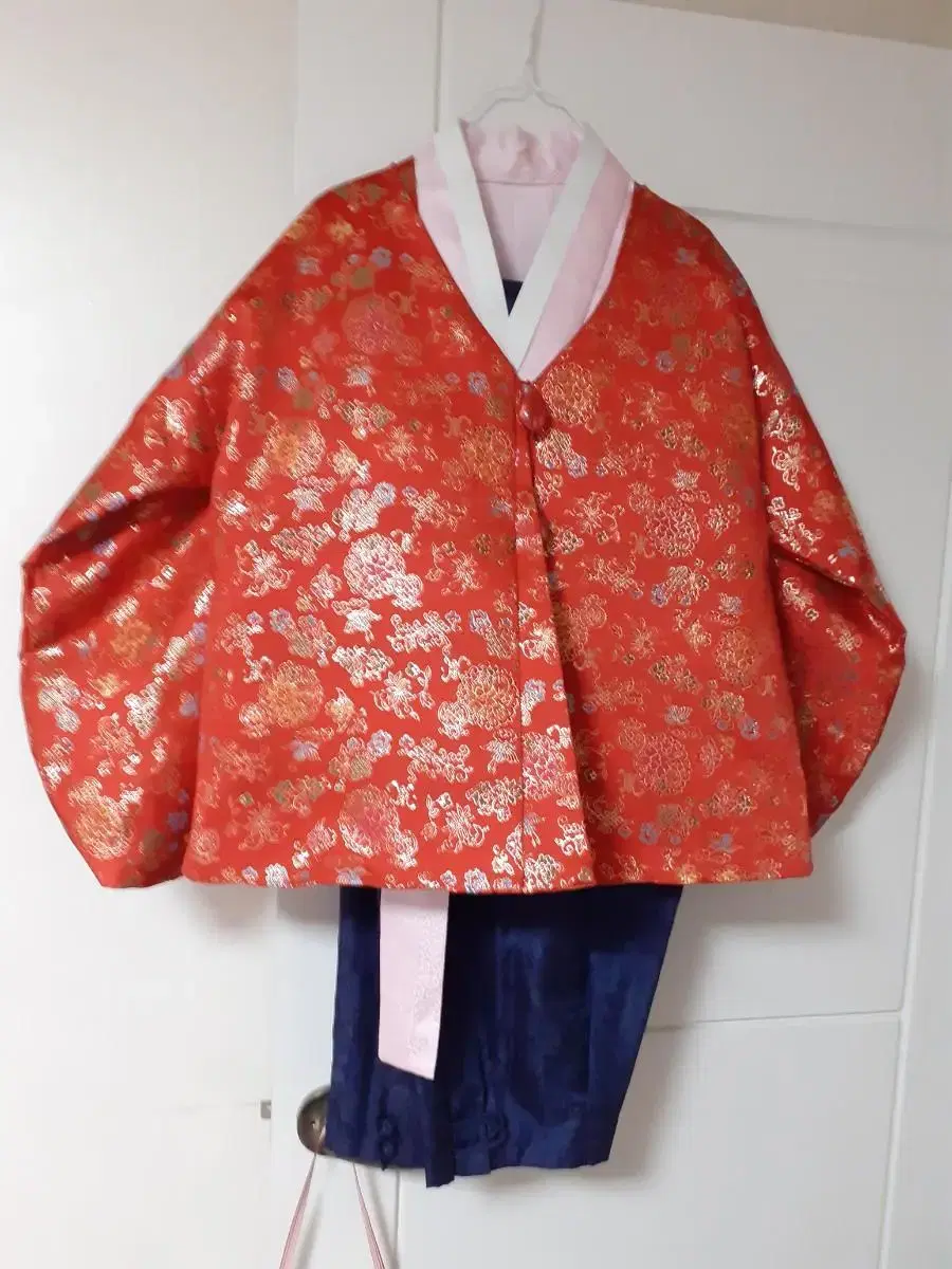 Back width of hanbok 60