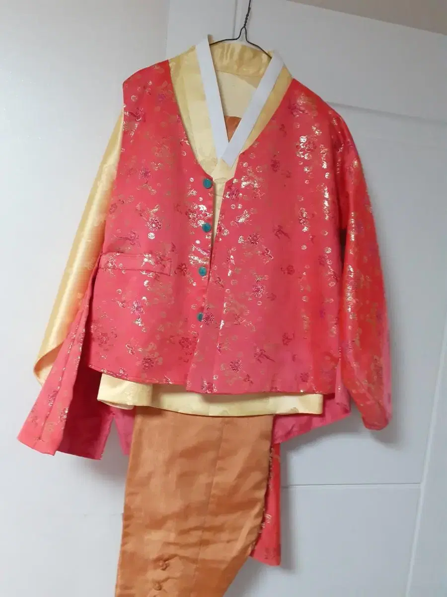 Back width of hanbok 63