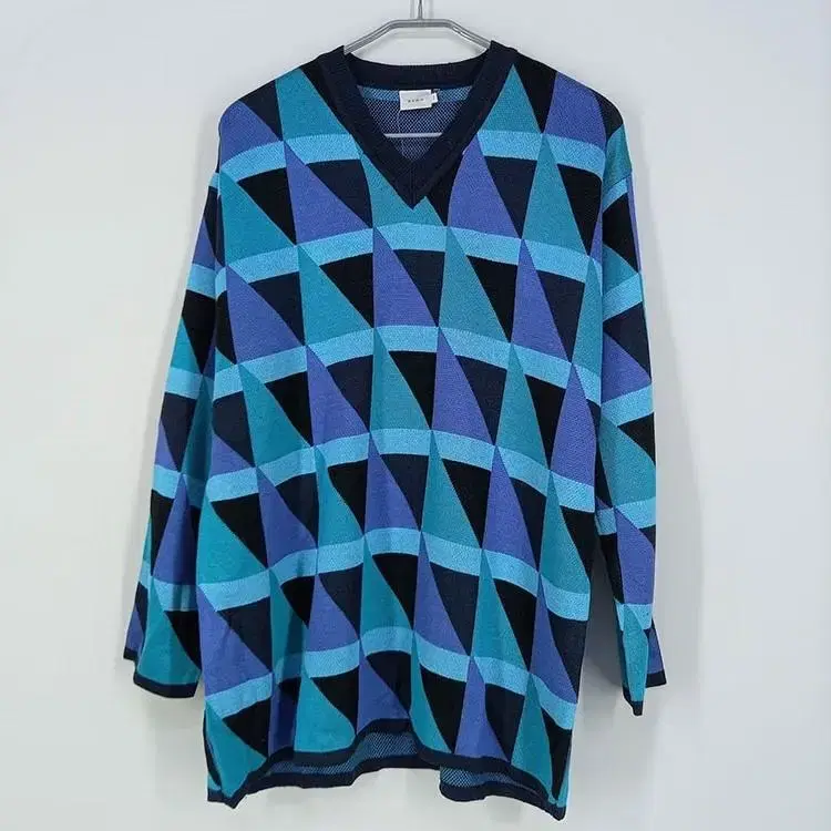 DAWN Men's Semicircle Pattern Colorblocked V-Neck Knit Top Blue-GreenF (HU10990)