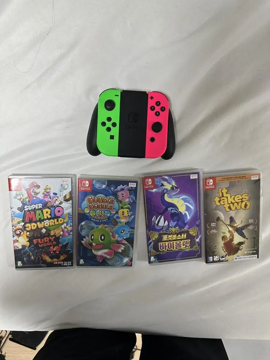 (Find the back of the dock) Nintendo Switch OLED Pokémon Scarlet Violet