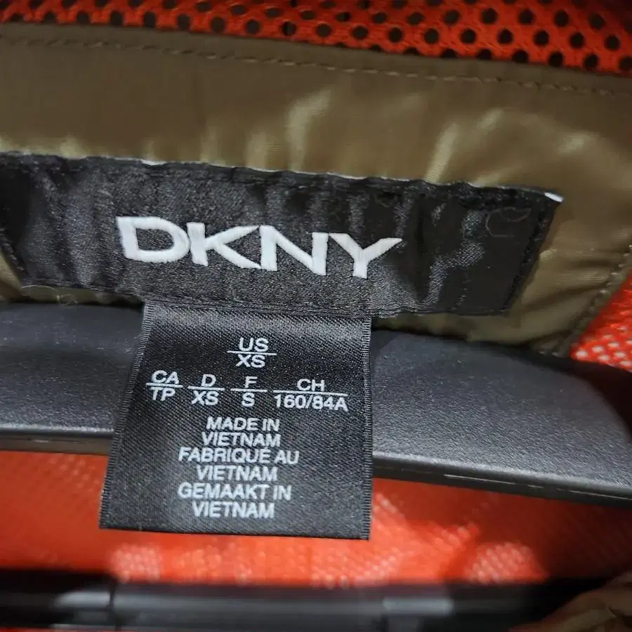 DKNY 야상점퍼 새상품 66-77사이즈