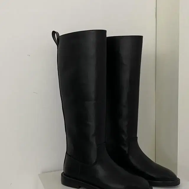 black long boot