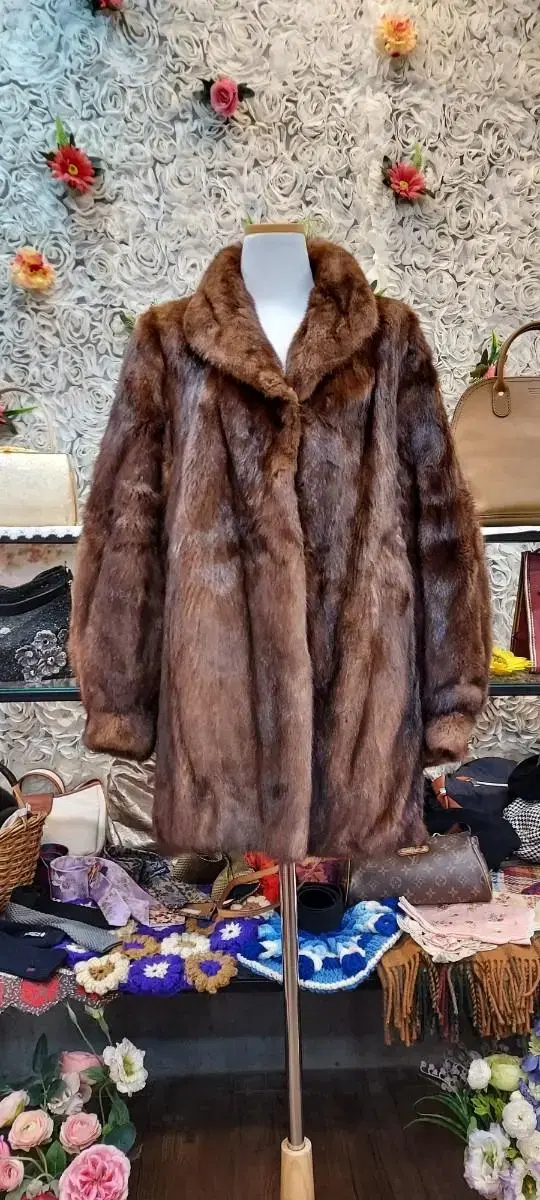 Full-skin sagamink long coat in jin fur