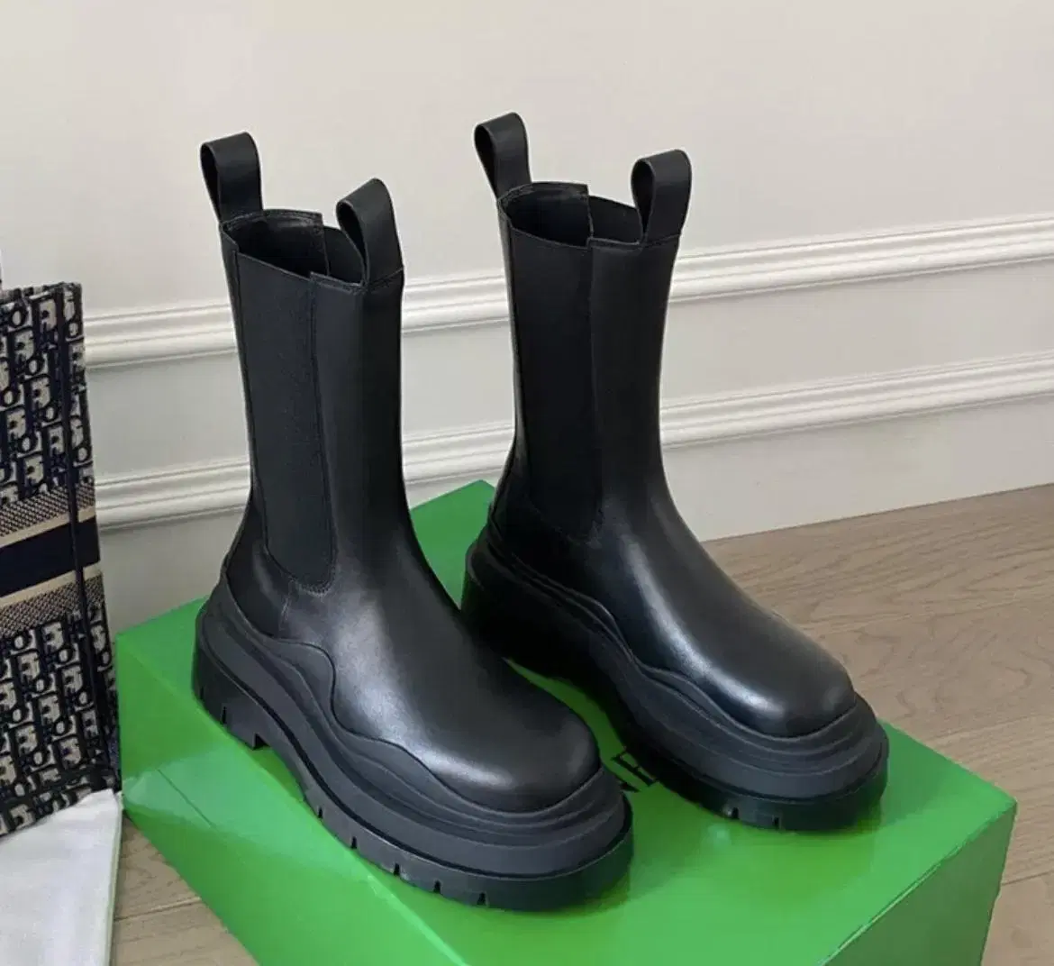 Chelsea boots for both men and women