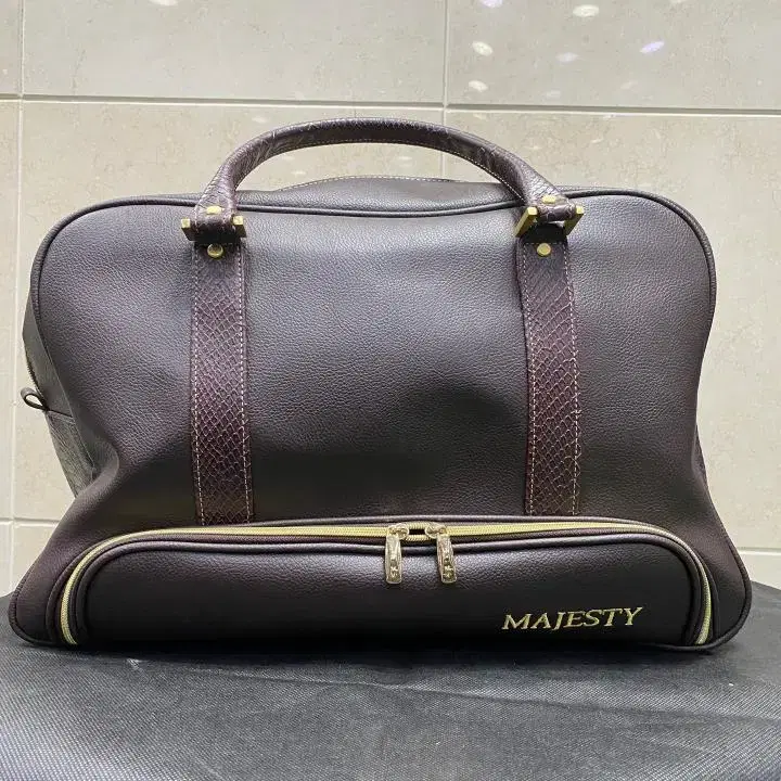 Marmot Majesty Golf Boston Bag Brown BB6110 Unused Store Display Item