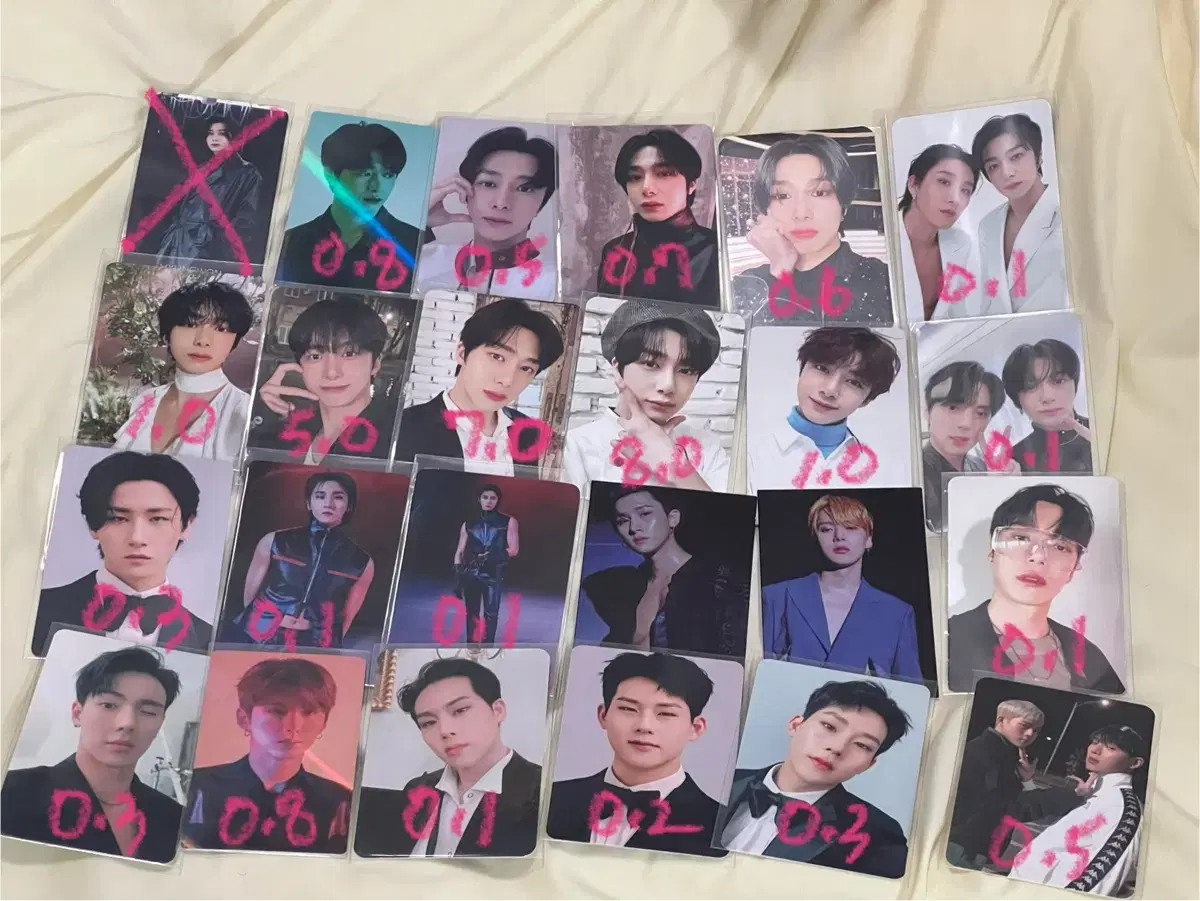 MONSTA X photocard - Shownu. Minhyuk. Kihyun. Hyungwon. Jooheon. Changkyun.