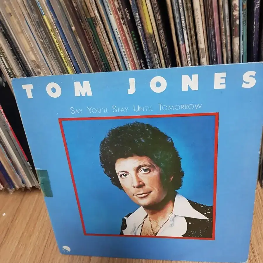 TOM JONES lp