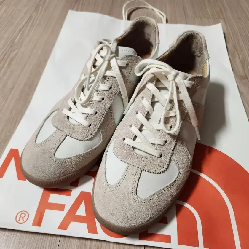 Sneakers 조셉트,스미스,독일군 on Bunjang with safe global shipping. Sneakers 조셉트,스미스,독일군 On Bunjang With Safe Global Shipping.
