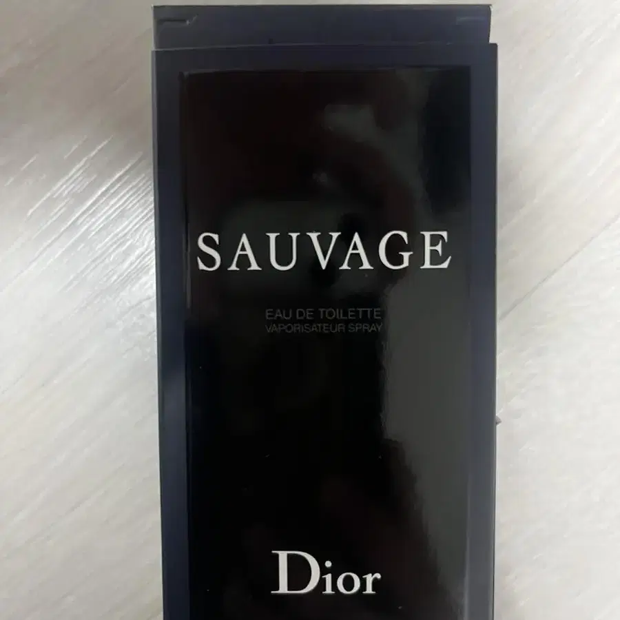 디올 남자 향수 소바쥬 오 드 뚜왈렛 60ml(SAUVAGE)