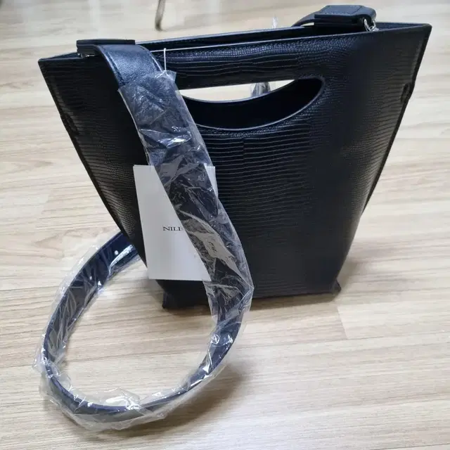 닐바이피 핸들 미니백 새상품 Nilby p HANDLE MINI BAG