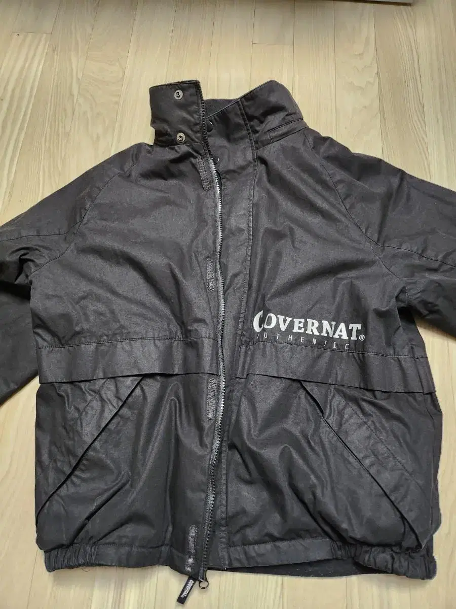 Covernat Double-sided Poggle, Windbreaker