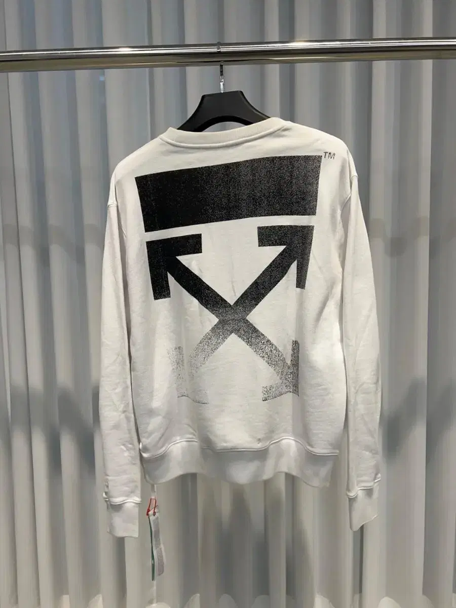 (XL) Off-White Caravaggio Erro Man to Man in White