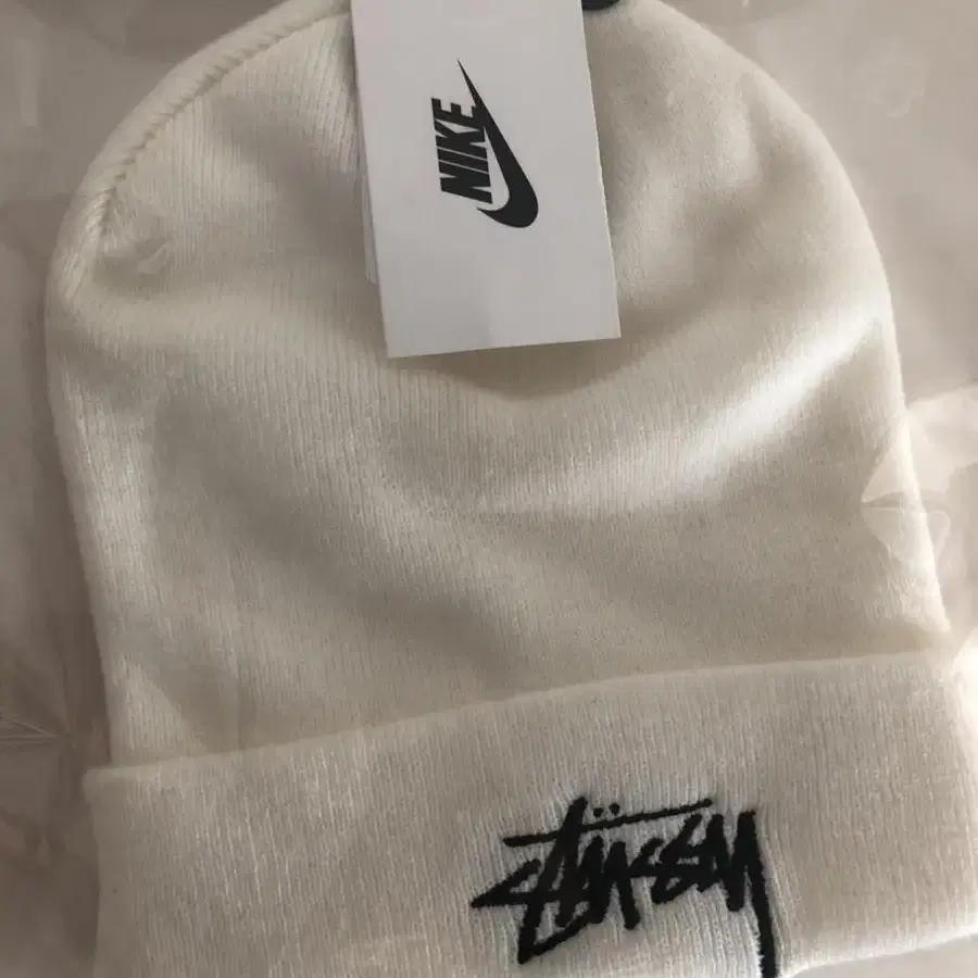 나투시 커프 비니 Nike X Stussy Cuff Beanie Whit