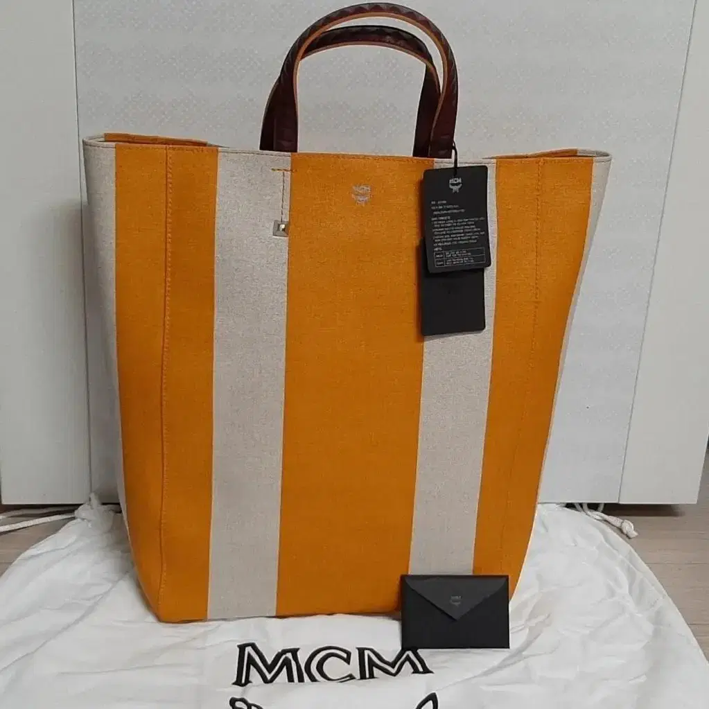 정품 MCM 쇼퍼백