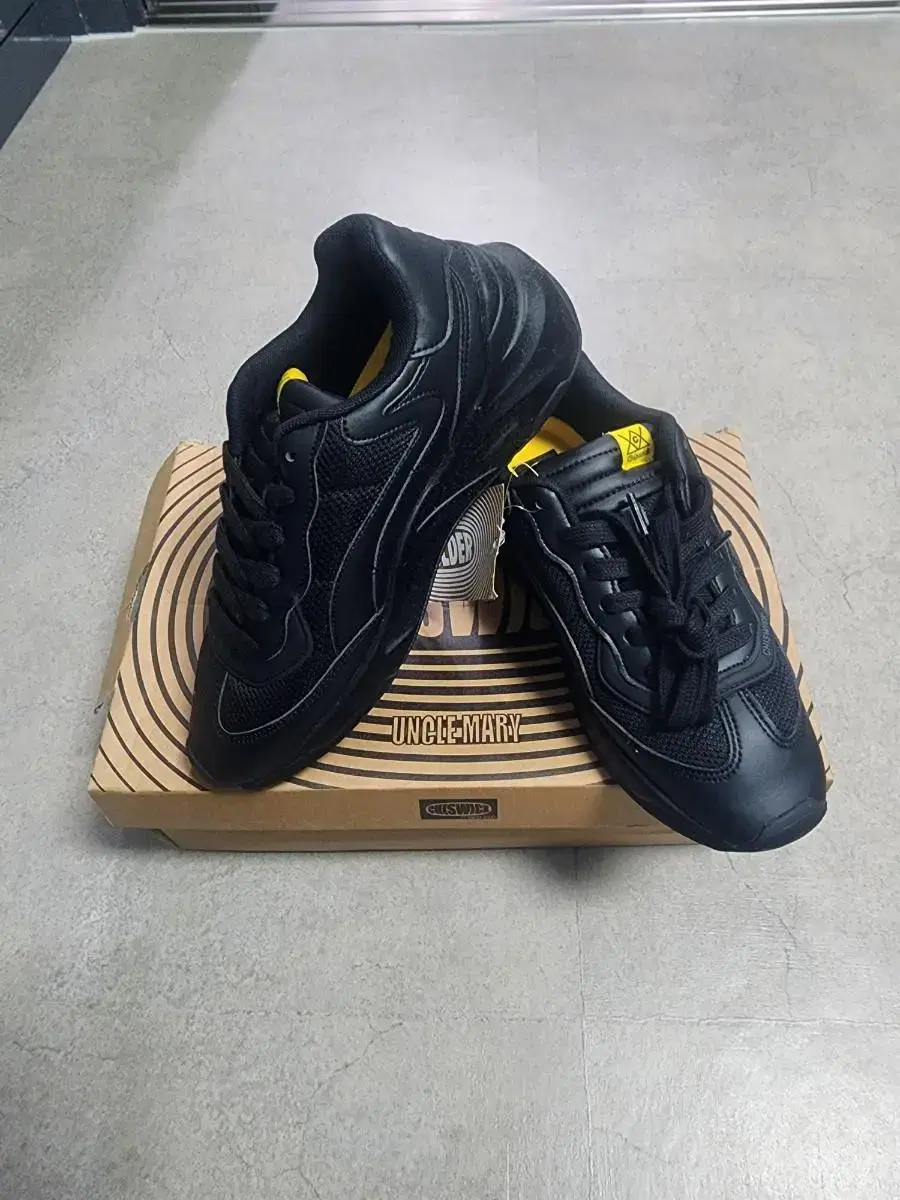 Folder Sneakers 230