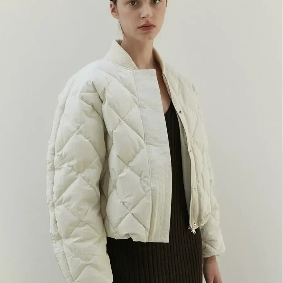 모한 패딩 Mohan TOW QUILTED GOOSE DOWN