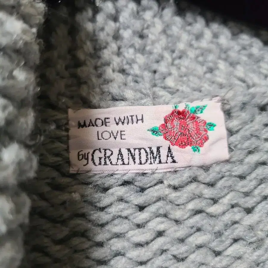 made with love by grandma 하키 니트 스웨터