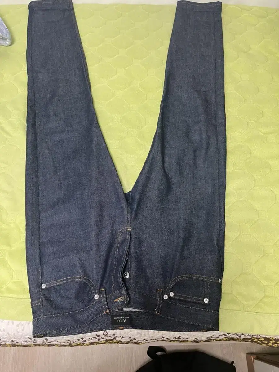 APC Petite Stretch Size 32 sells